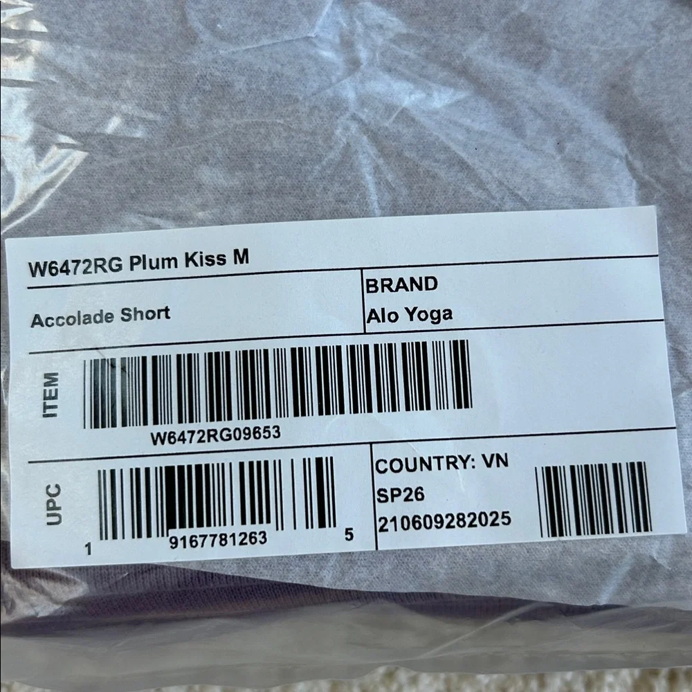 ALO Yoga Accolade Short-NWT!! - Picture 11 of 12